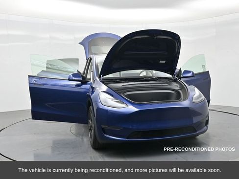 Used 2025 Tesla Model Y Long Range image 35