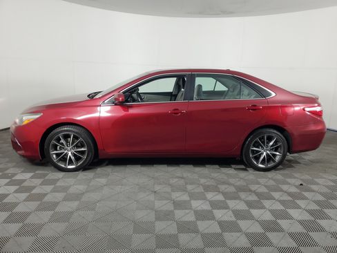 Used 2017 Toyota Camry XSE w/ Moonroof Package FWD image 7