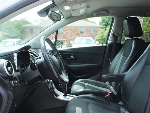 Used 2015 Chevrolet Trax LT w/ LT Plus Package FWD image 12