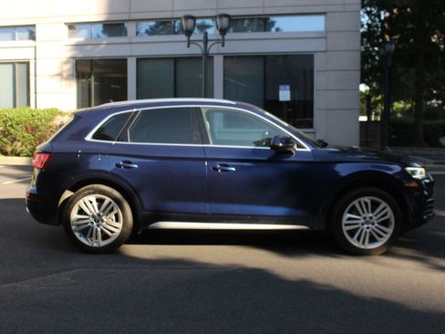 Used 2019 Audi Q5 2.0T Premium Plus w/ Premium Plus Package AWD/4WD image 6