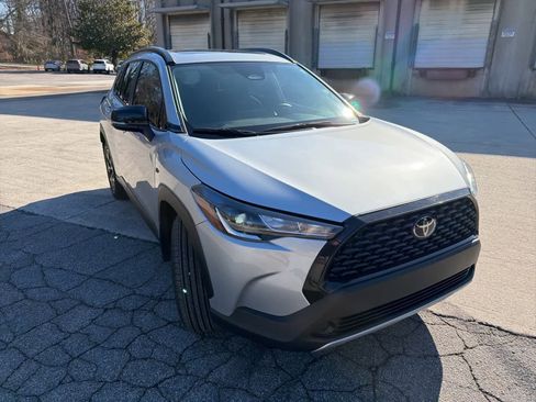 Used 2024 Toyota Corolla Cross LE image 14