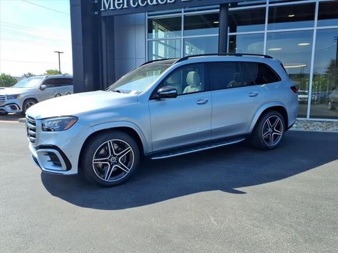 New 2026 Mercedes-Benz GLS 450 4MATIC image 2
