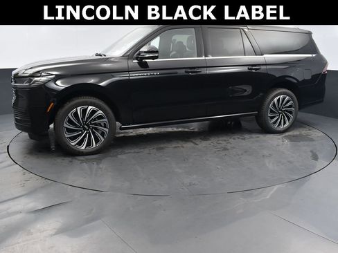 New 2025 Lincoln Navigator L Black Label image 3