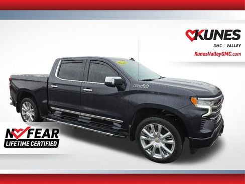 Used 2022 Chevrolet Silverado 1500 High Country w/ High Country Premium Package AWD/4WD image 1