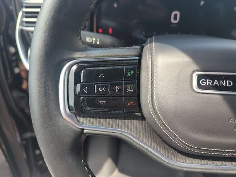 Used 2022 Jeep Grand Wagoneer Series II AWD/4WD image 21