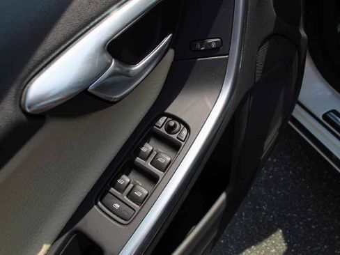 Used 2013 Volvo S60 T6 AWD/4WD image 13