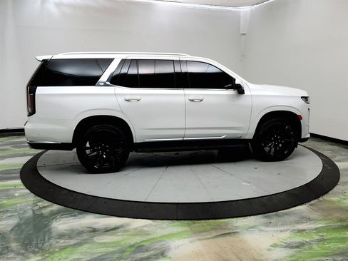 Used 2021 Cadillac Escalade Premium Luxury w/ LPO, Illumination Package AWD/4WD image 4