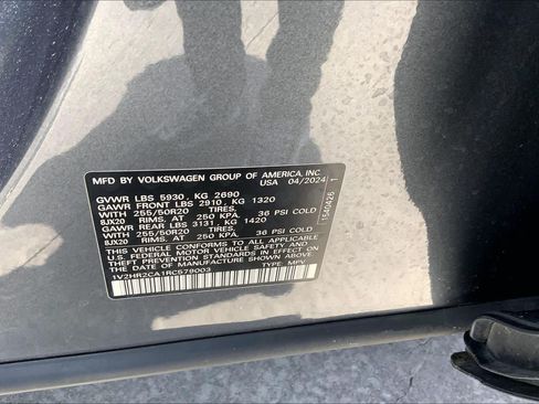 Used 2024 Volkswagen Atlas SE AWD/4WD image 36