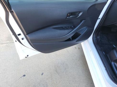 Used 2025 Toyota Corolla LE image 27