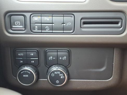 Used 2022 Chevrolet Tahoe Z71 image 20