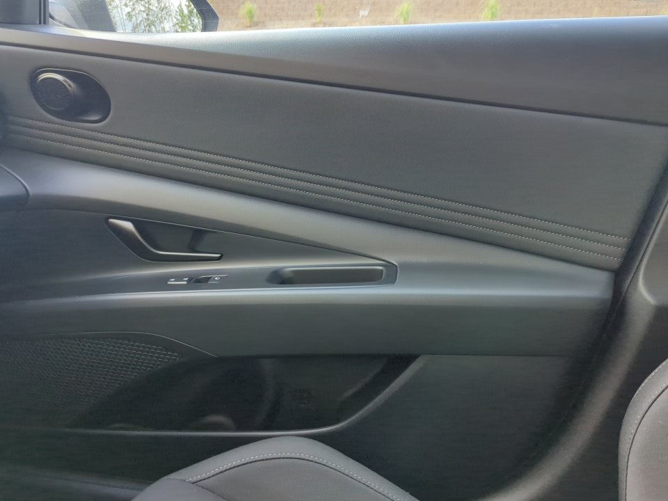 Certified 2026 Hyundai Elantra SEL Sport FWD image 30