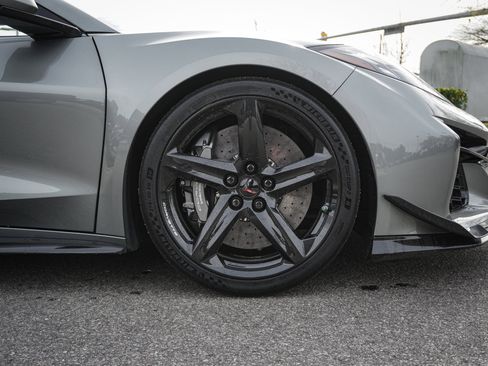 Used 2023 Chevrolet Corvette Z06 w/ Z07 Performance Package image 13