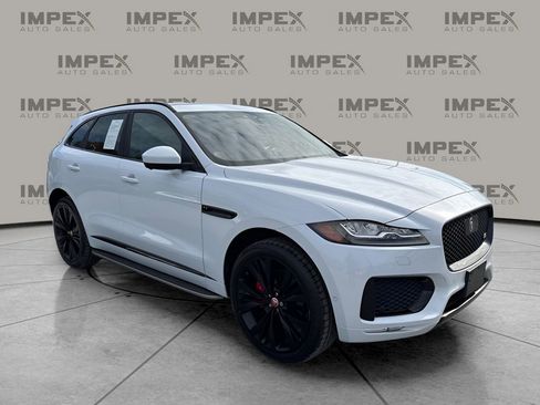 Used 2018 Jaguar F-PACE S image 7
