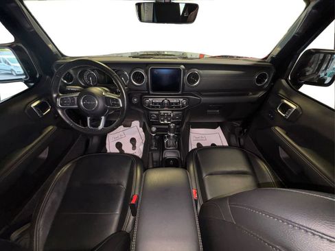 Used 2022 Jeep Wrangler Unlimited Sahara w/ Cold Weather Group AWD/4WD image 25