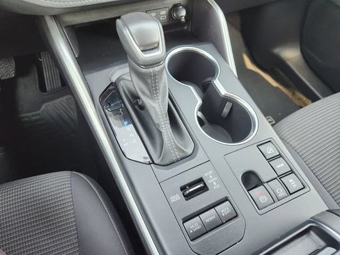 Certified 2025 Toyota Highlander LE AWD/4WD image 18
