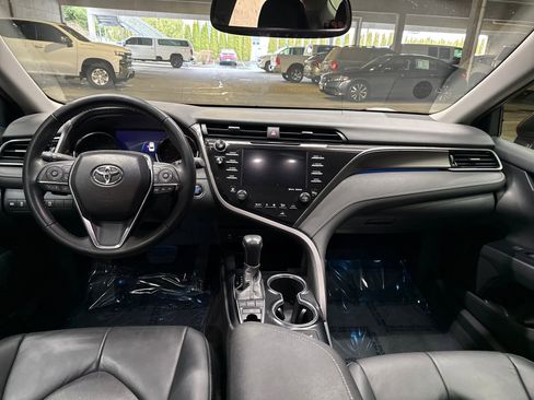 Used 2019 Toyota Camry XSE image 13