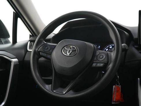 Used 2021 Toyota RAV4 LE AWD/4WD image 14