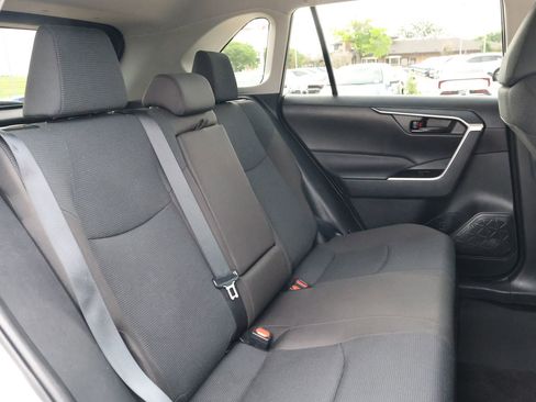 Used 2025 Toyota RAV4 LE AWD/4WD image 30