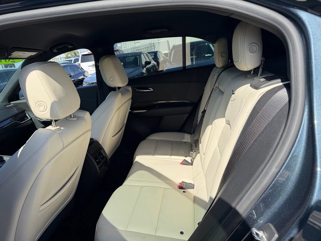 Used 2019 Cadillac XT4 Sport w/ Cold Weather Package FWD image 12