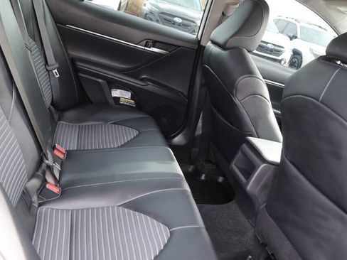Used 2023 Toyota Camry SE image 16