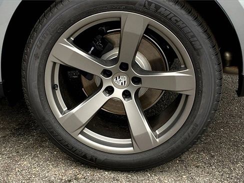 New 2025 Porsche Macan image 17