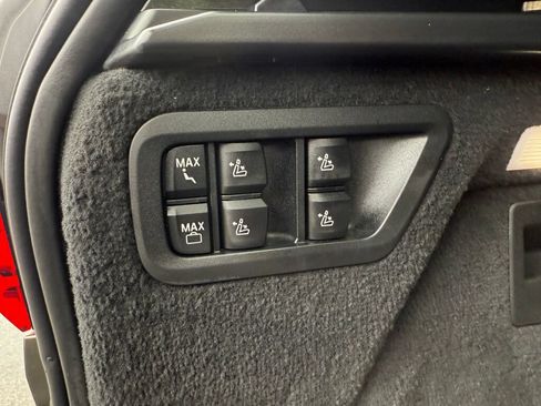 Used 2022 BMW X7 xDrive40i w/ Premium Package AWD/4WD image 38