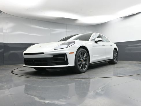 New 2026 Porsche Panamera RWD image 27