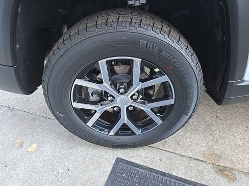 New 2025 Jeep Grand Cherokee Limited w/ Luxury Tech Group II image 21