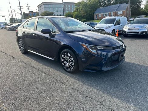 Used 2022 Toyota Corolla LE image 1