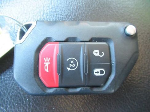Used 2018 Jeep Wrangler Unlimited Sport S AWD/4WD image 31