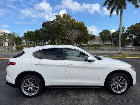 Used 2018 Alfa Romeo Stelvio Ti AWD/4WD image 14