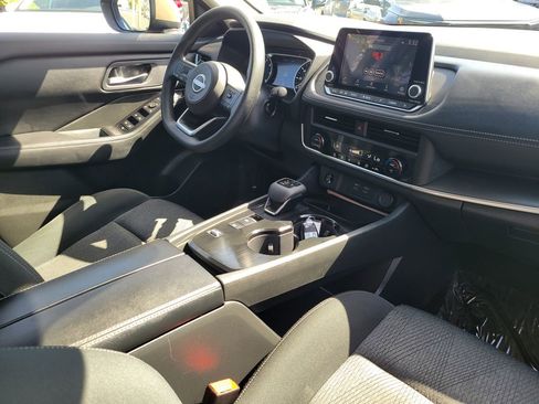 Used 2024 Nissan Rogue SV FWD image 7