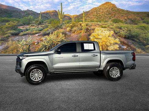 Used 2024 Chevrolet Colorado LT w/ LT Convenience Package II image 8