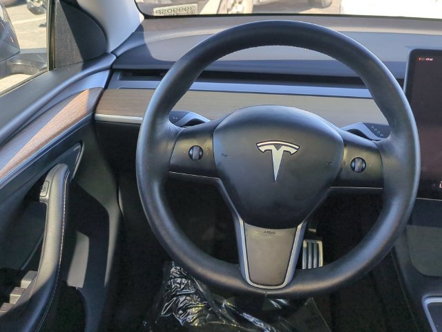 Used 2023 Tesla Model Y Performance AWD/4WD image 19