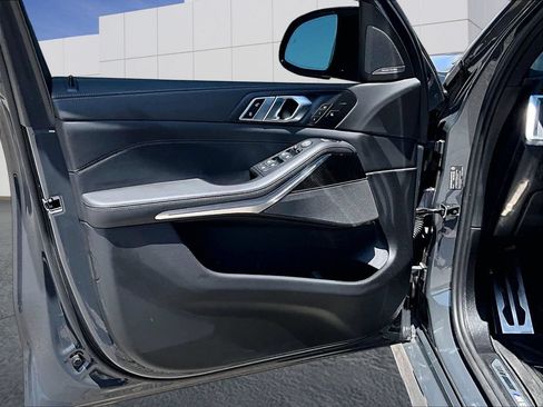 Used 2025 BMW X5 M60i AWD/4WD image 19
