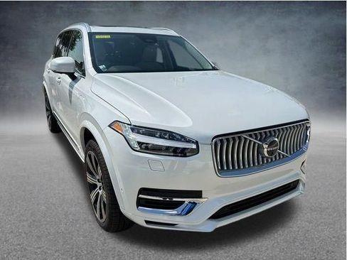 New 2025 Volvo XC90 T8 Plus w/ Protection Package Premier AWD/4WD image 2