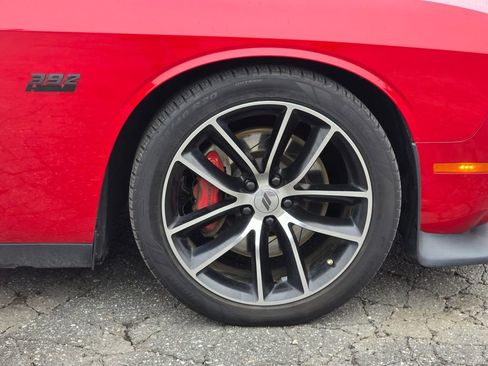 Used 2017 Dodge Challenger R/T Scat Pack w/ Leather Interior Group image 24