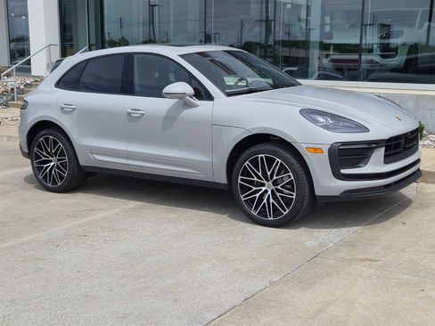 New 2025 Porsche Macan image 9