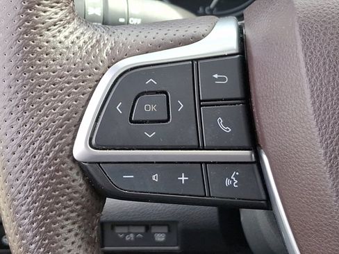 Certified 2023 Toyota Sienna Platinum image 23