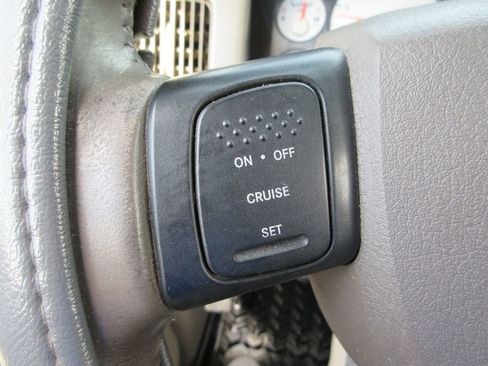 Used 2005 Dodge Ram 2500 Truck SLT w/ Quad Cab Big Horn Value Group image 29