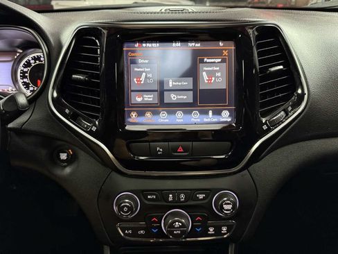 Used 2020 Jeep Cherokee Limited AWD/4WD image 19