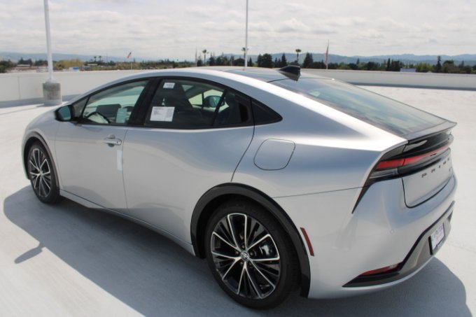 New 2027 Toyota Prius Limited AWD/4WD image 5