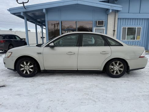 Used 2008 Ford Taurus SEL image 2