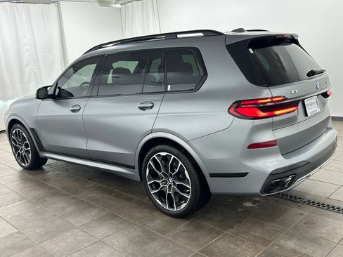 Used 2025 BMW X7 M60i w/ Climate Comfort Package AWD/4WD image 3