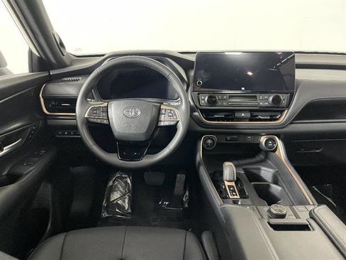 Certified 2024 Toyota Grand Highlander AWD Hybrid image 13