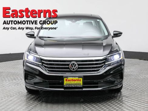 Used 2022 Volkswagen Passat 2.0T SE image 2
