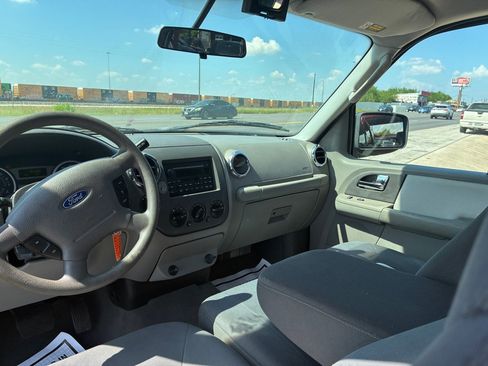 Used 2005 Ford Expedition XLT AWD/4WD image 33