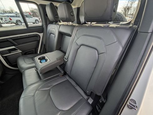 Used 2024 Land Rover Defender 110 S image 16