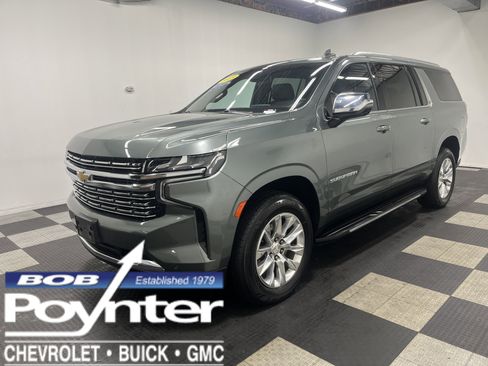 Used 2023 Chevrolet Suburban Premier AWD/4WD image 1