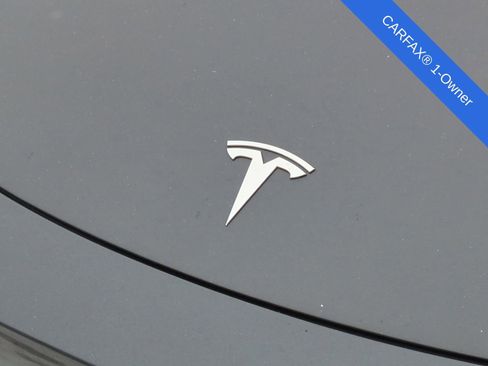 Used 2021 Tesla Model Y Long Range image 11